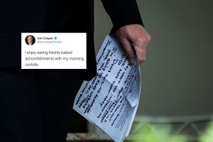 Trump ‘s Handwritten Note Actually Says  ‘Achomlishments ‘ And I ‘m Not Even Surprised Anymore