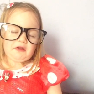 Mother and Daughter Team Up for a Flawless Vine