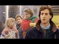 The  ‘Full House ‘ When They Got Trapped In An Airport On Christmas