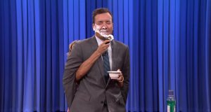 Amy Sedaris Volunteers Her Hands For Helping Jimmy Fallon With His Morning Routine
