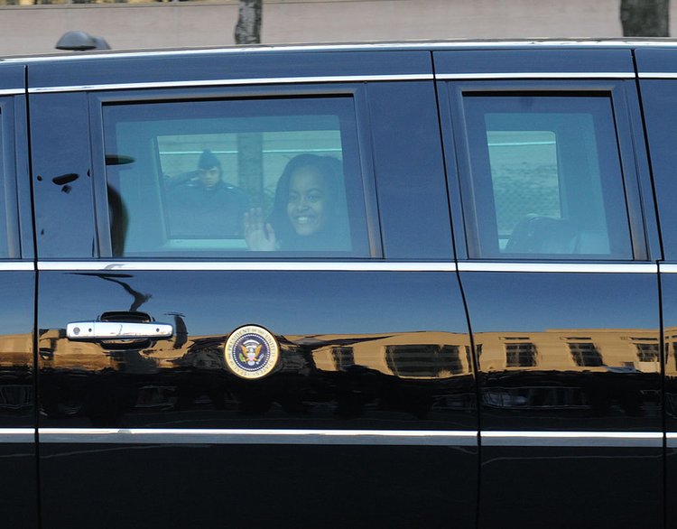 Malia Obama’s First Driving Lessons With A Secret Service Agent