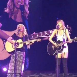 Taylor Swift Brings Lisa Kudrow On Stage To Sing ‘Smelly Cat,’ Because Why Not
