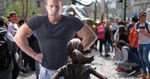 Inspiring: This man has been trying to scare the fearless girl statue for 122 days